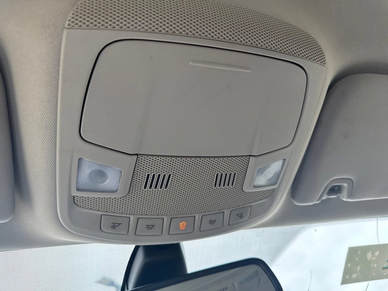 Used 2019 Ford Fusion SE FWD image 14