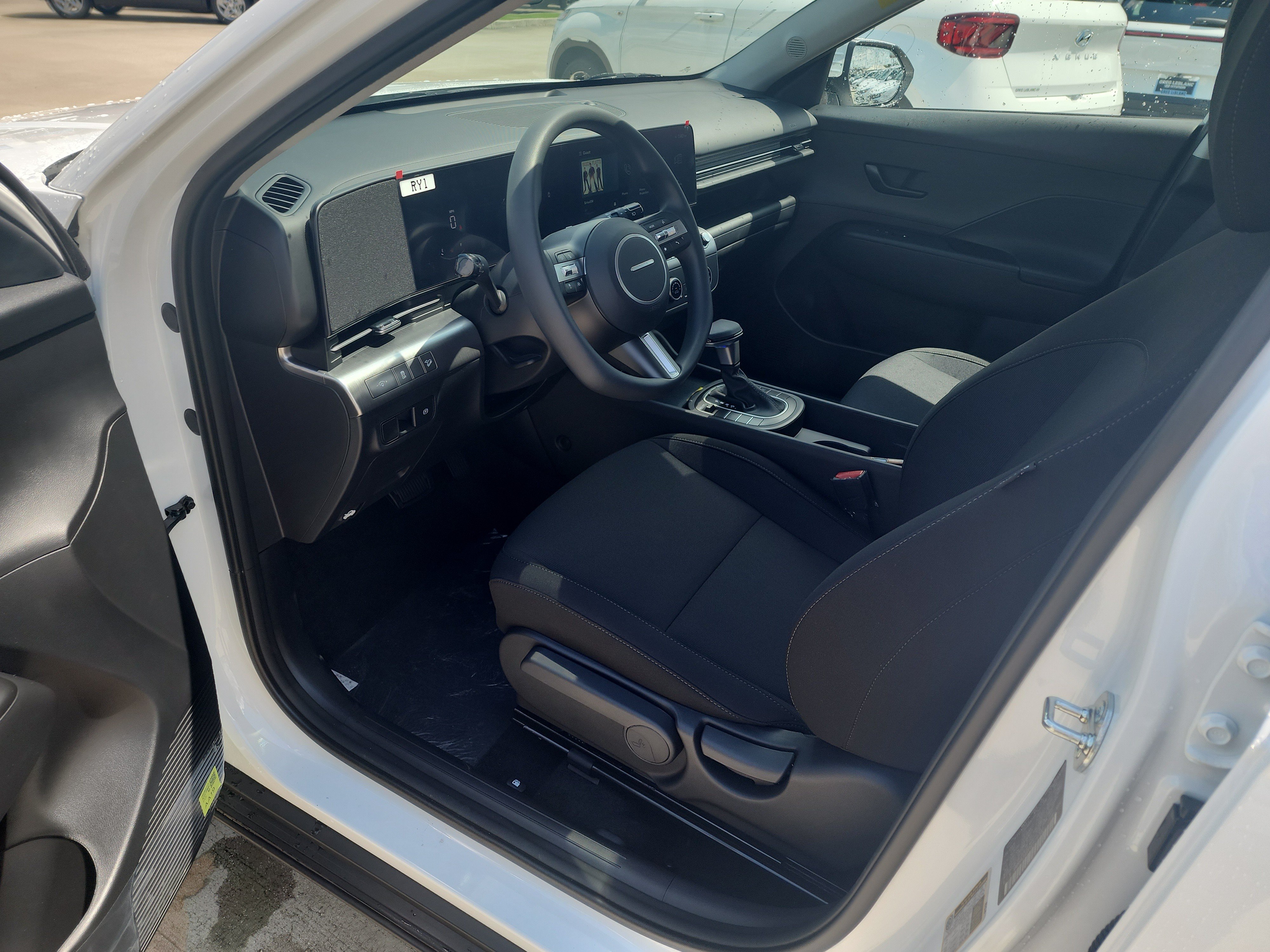 New 2027 Hyundai Kona SE FWD image 18
