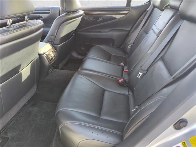 Used 2013 Lexus LS 460 w/ Ultra Luxury Pkg image 20