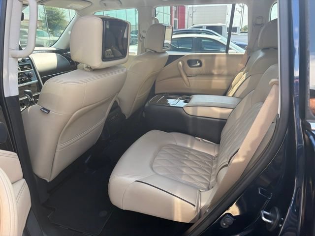 Used 2023 Nissan Armada Platinum w/ Captain's Chairs Package RWD image 3