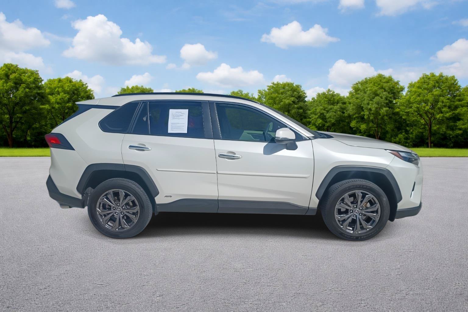 Used 2022 Toyota RAV4 Limited AWD/4WD image 8