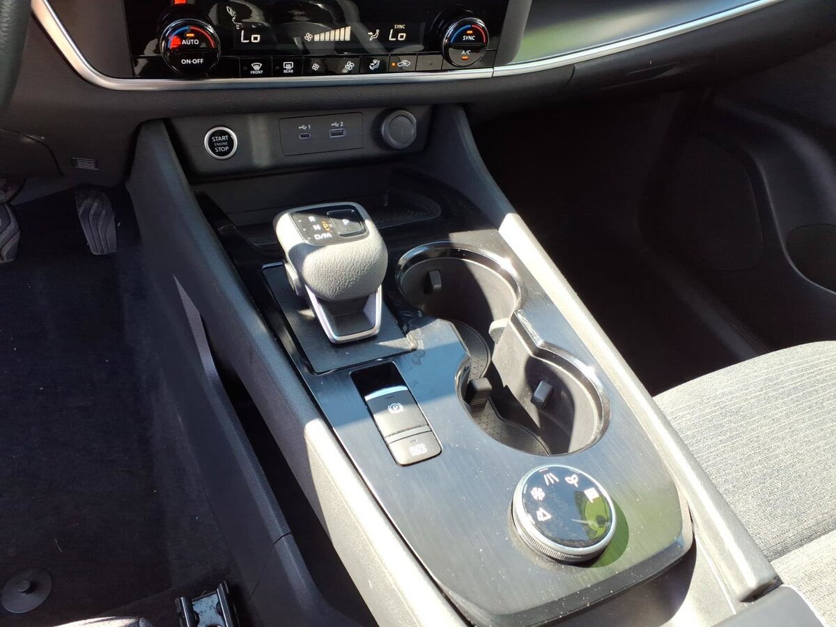 Used 2023 Nissan Rogue SV AWD/4WD image 13