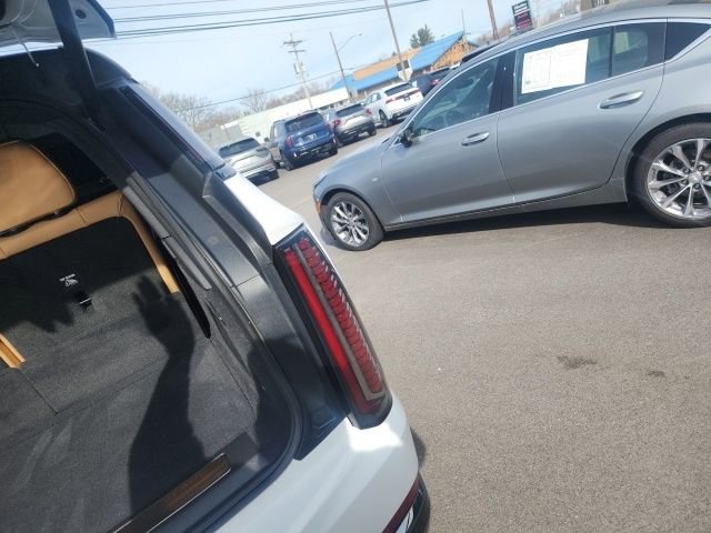 Used 2025 Cadillac Escalade IQ Sport 2 w/ LPO, ONYX Package image 15