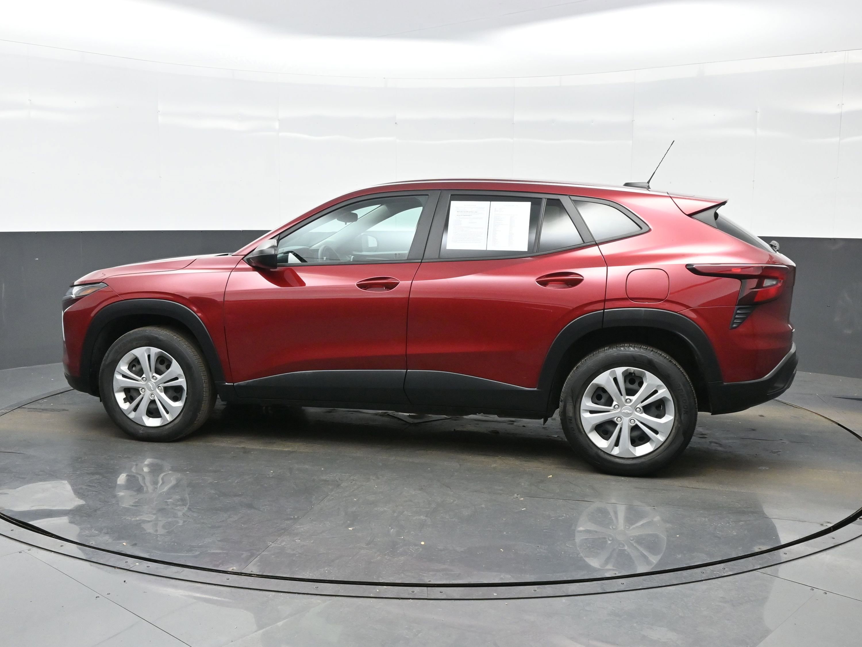 Used 2024 Chevrolet Trax LS w/ Driver Confidence Package image 3