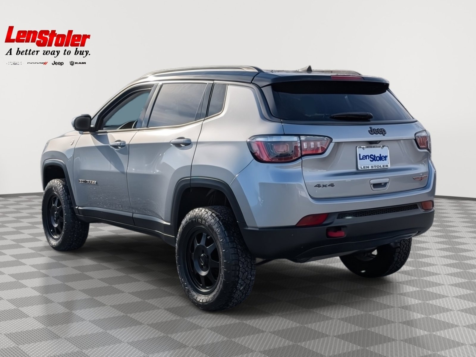 Used 2018 Jeep Compass Trailhawk image 3