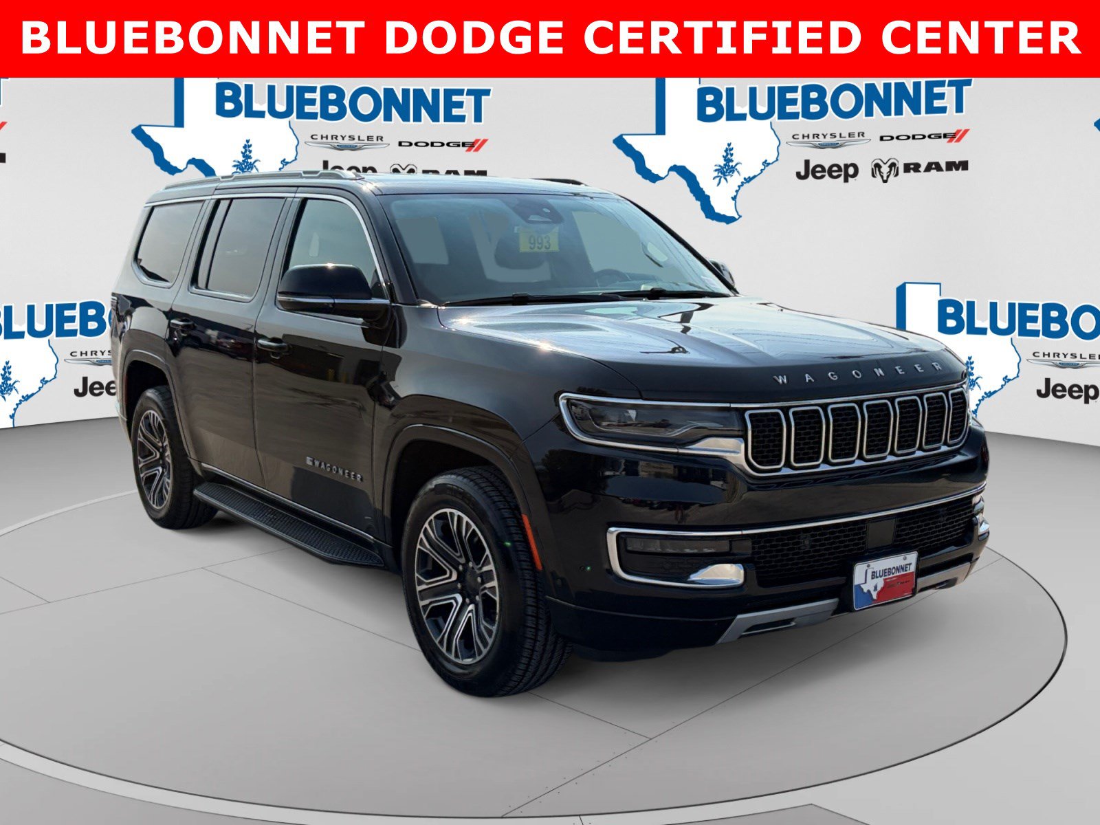 Used 2024 Jeep Wagoneer Series II w/ Flexible Seating Group RWD image 3