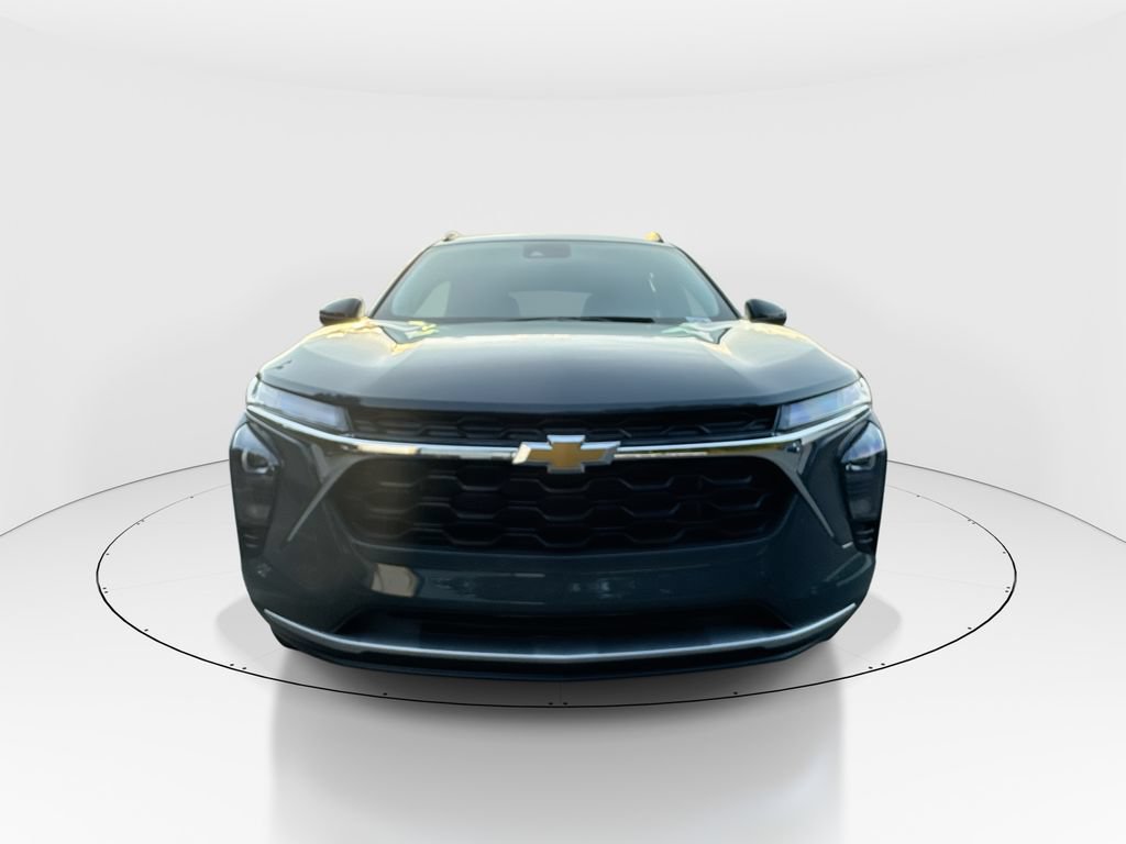 New 2026 Chevrolet Trax LT w/ LT Convenience Package FWD image 3