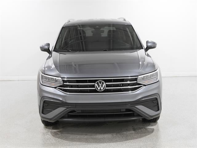 Certified 2024 Volkswagen Tiguan SE image 2