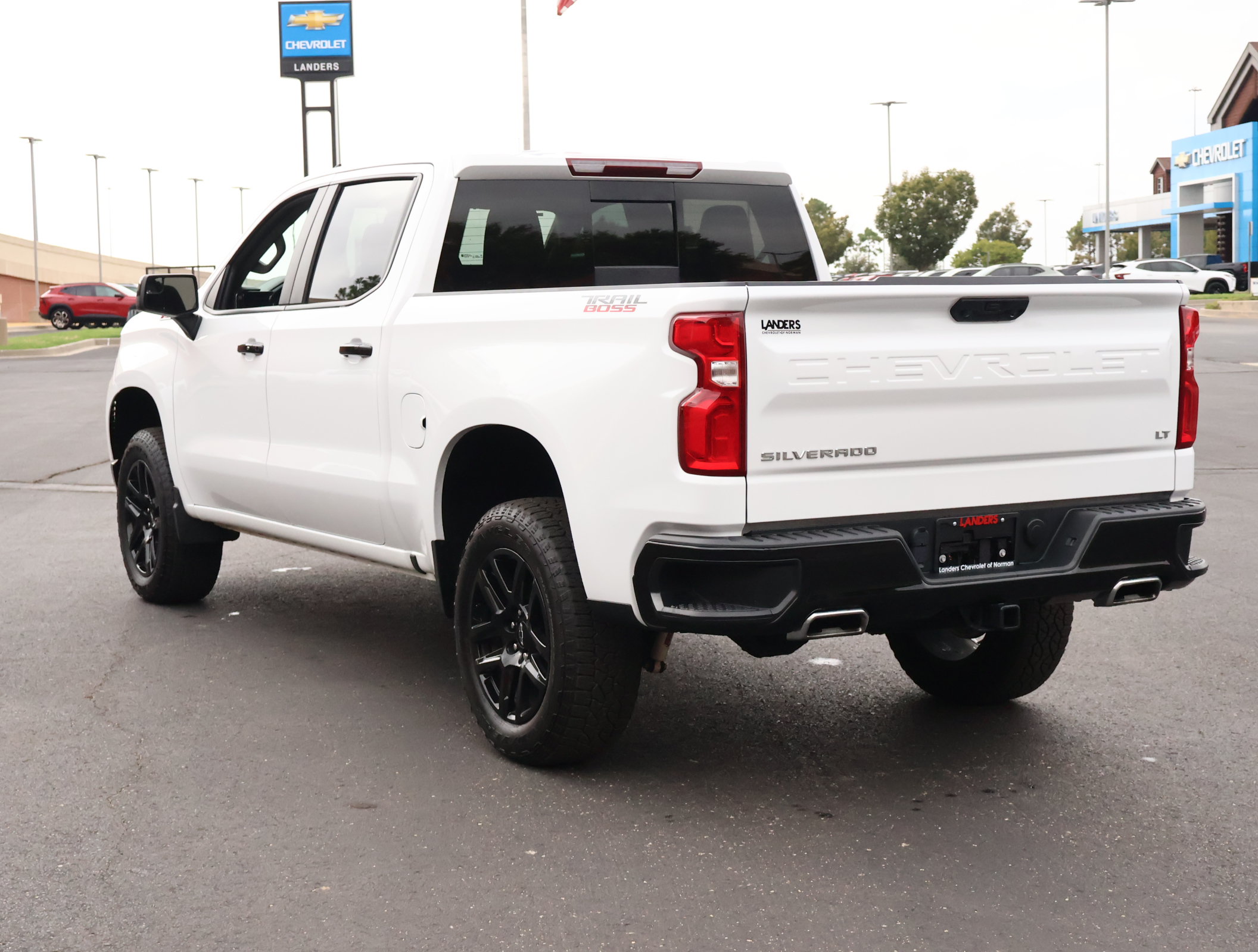 Used 2025 Chevrolet Silverado 1500 LT Trail Boss w/ Convenience Package II AWD/4WD image 7