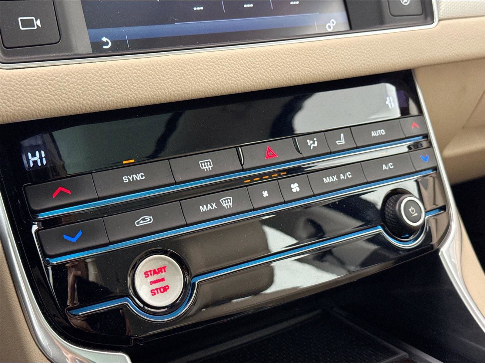 Used 2017 Jaguar XF Prestige image 26