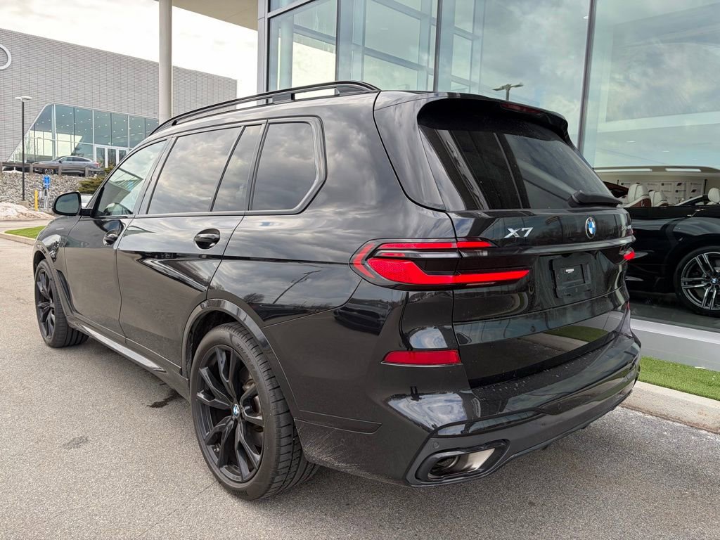 Certified 2024 BMW X7 xDrive40i w/ M Sport Package image 2