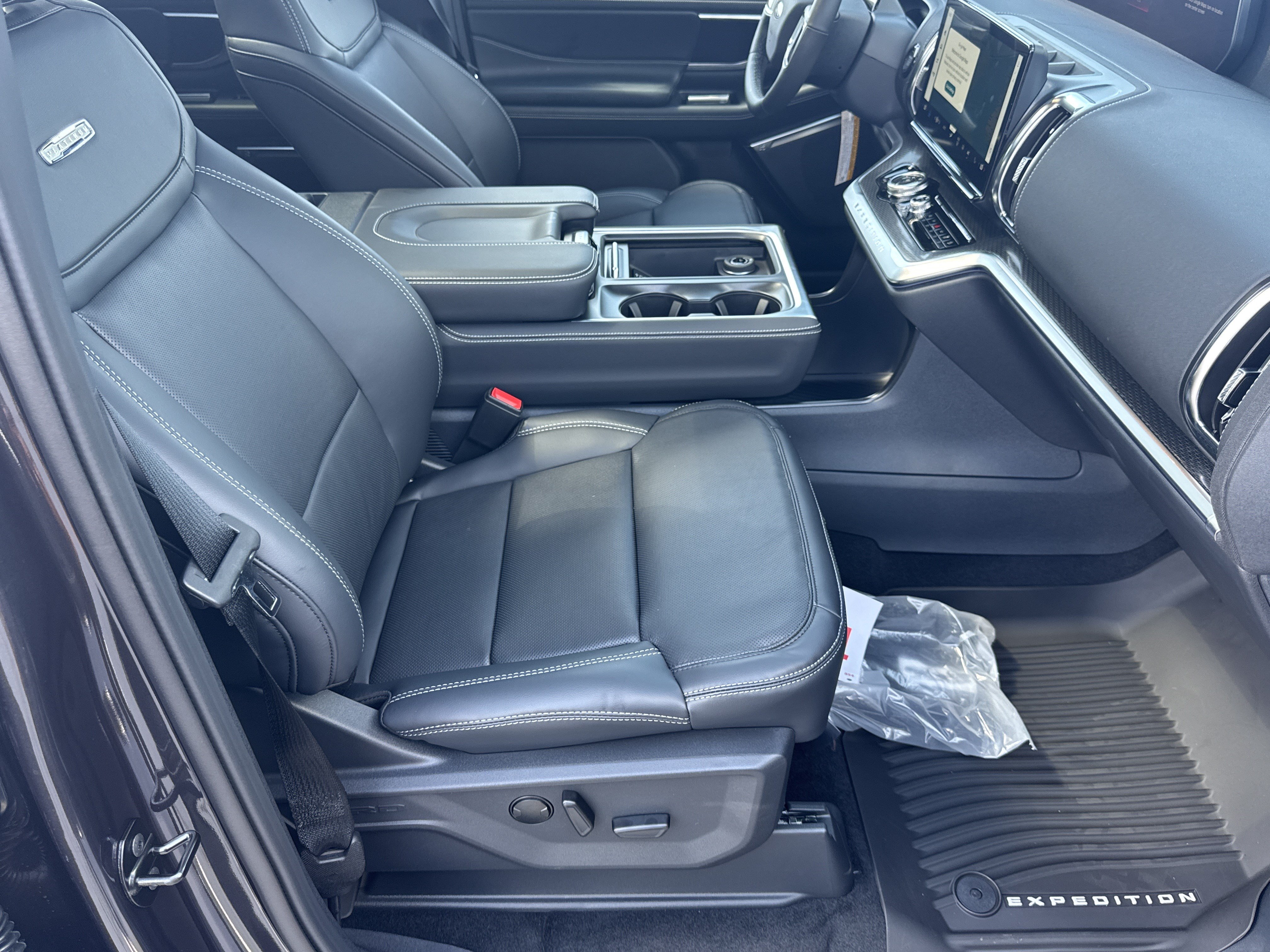 New 2027 Ford Expedition Max Platinum w/ Stealth Appearance Package AWD/4WD image 17