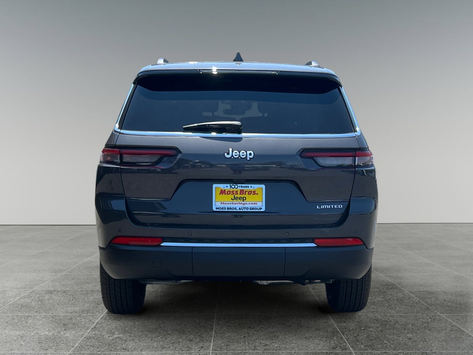 Used 2025 Jeep Grand Cherokee L Limited RWD image 4