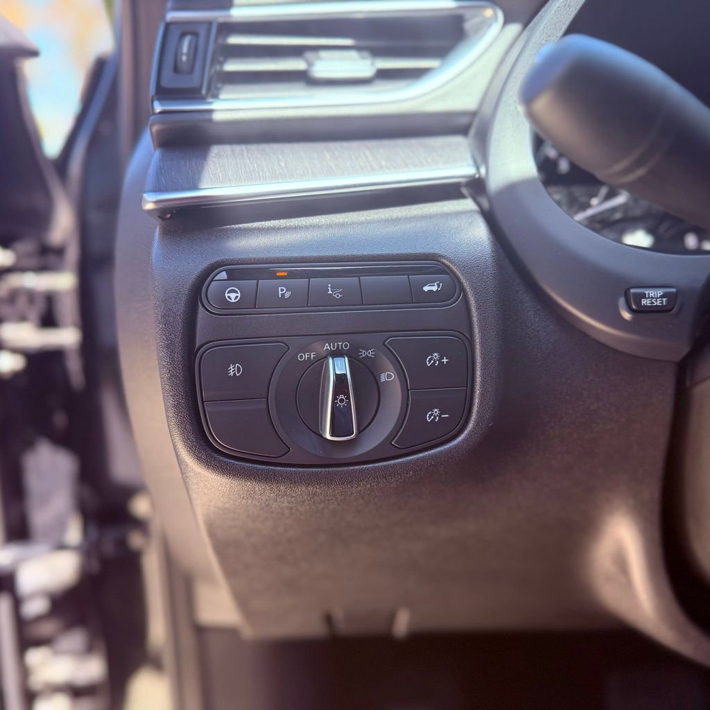 Certified 2025 INFINITI QX55 Sensory w/ Lighting Package AWD/4WD image 19