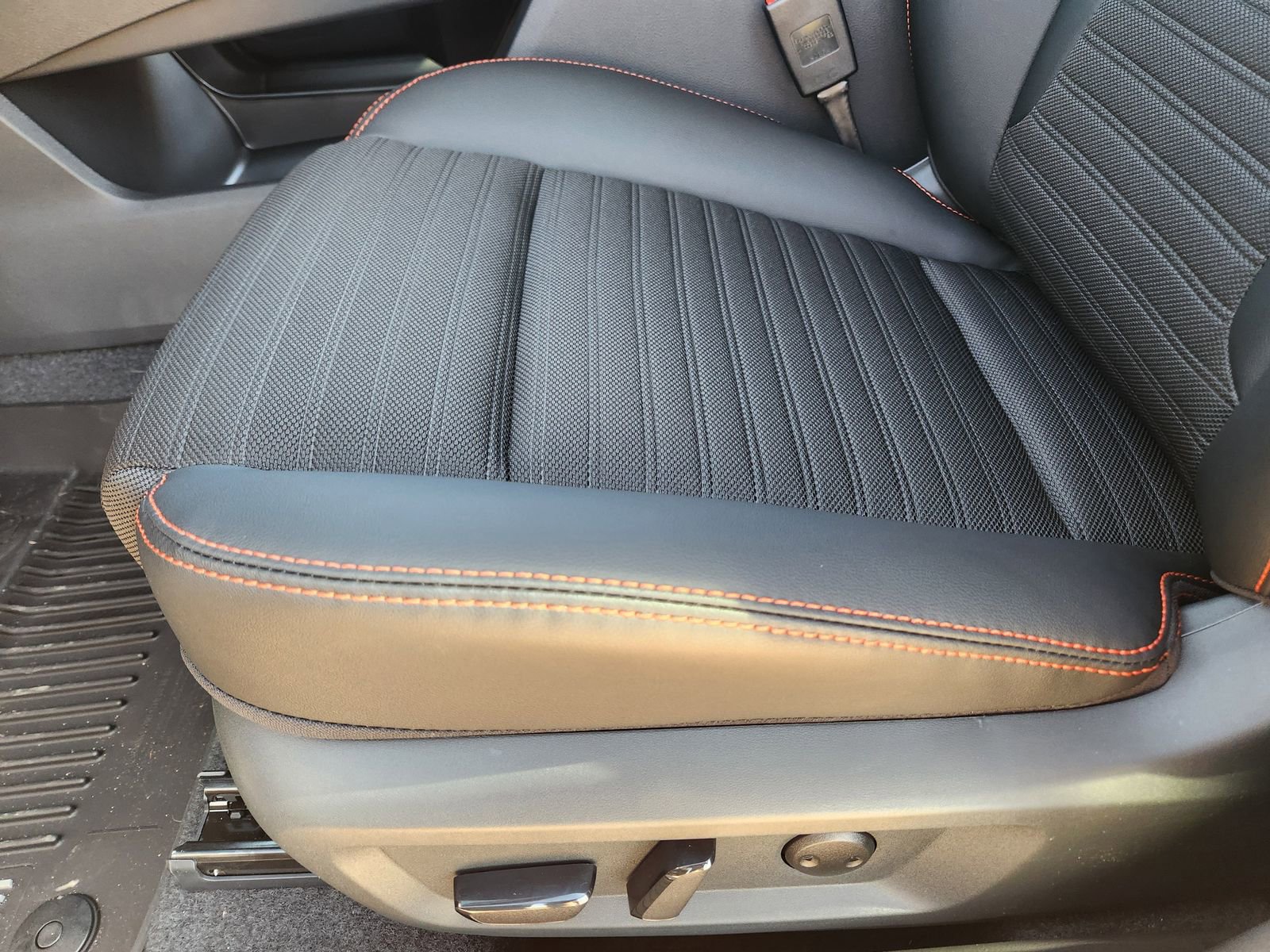 New 2026 Nissan Rogue SV image 21