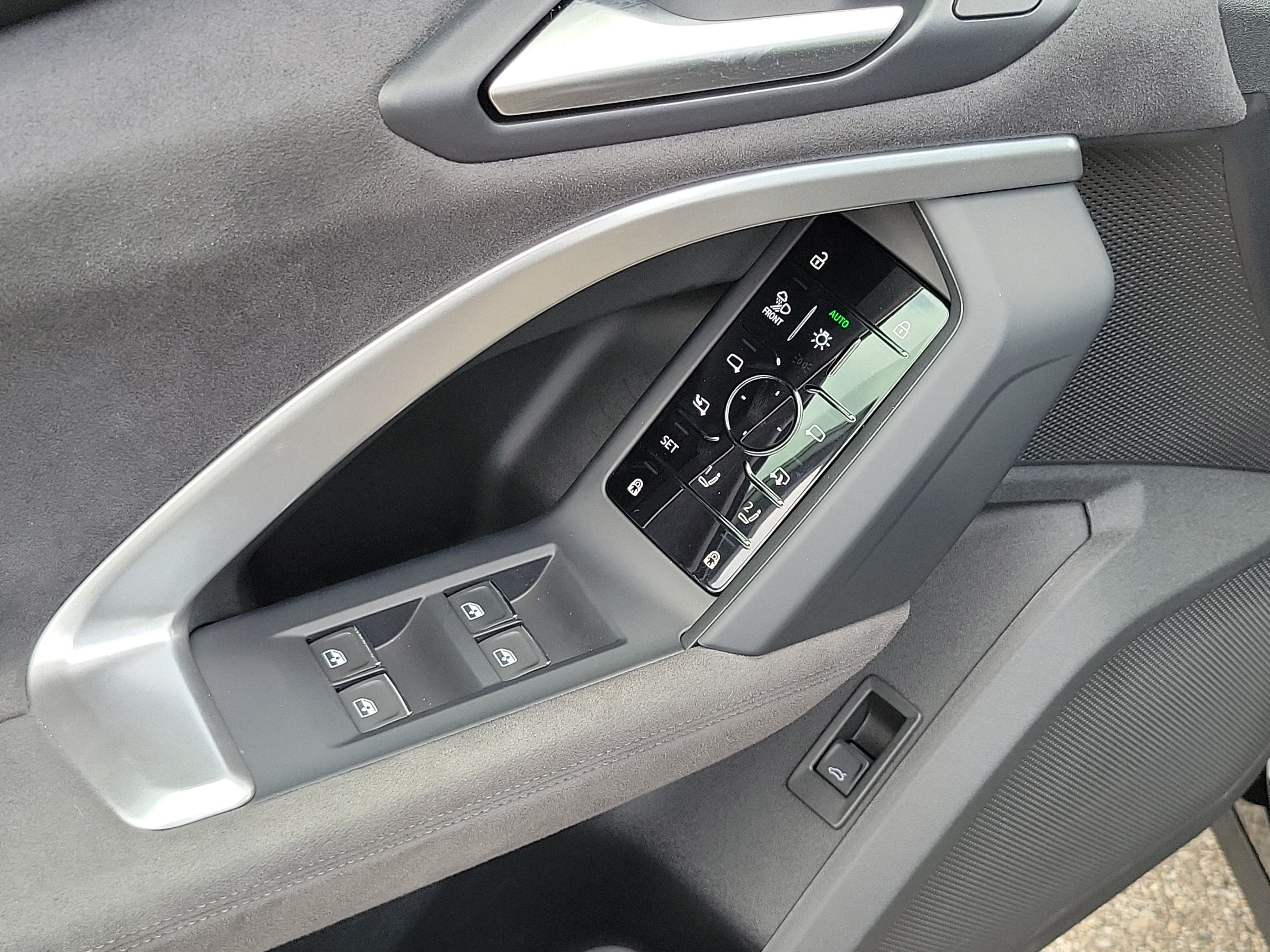 Used 2025 Audi SQ5 Premium Plus AWD/4WD image 16