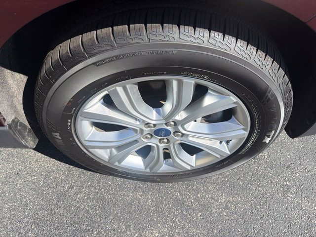Used 2020 Ford Edge Titanium AWD/4WD image 12