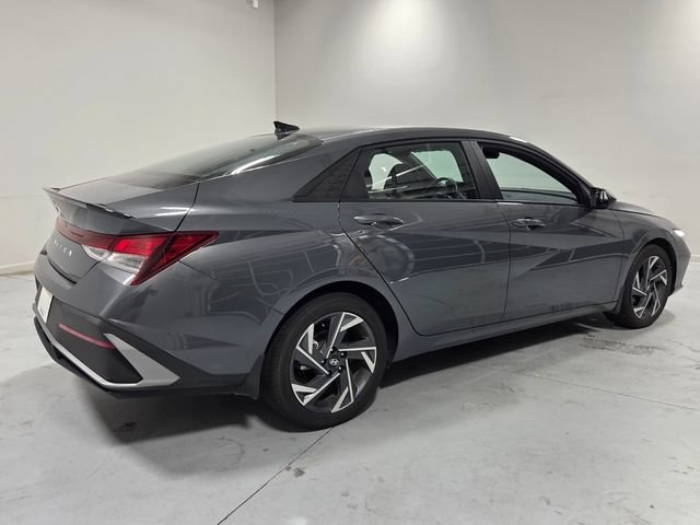 Certified 2025 Hyundai Elantra Sport FWD image 13