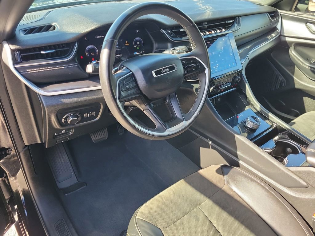 Used 2023 Jeep Grand Cherokee L Laredo AWD/4WD image 22