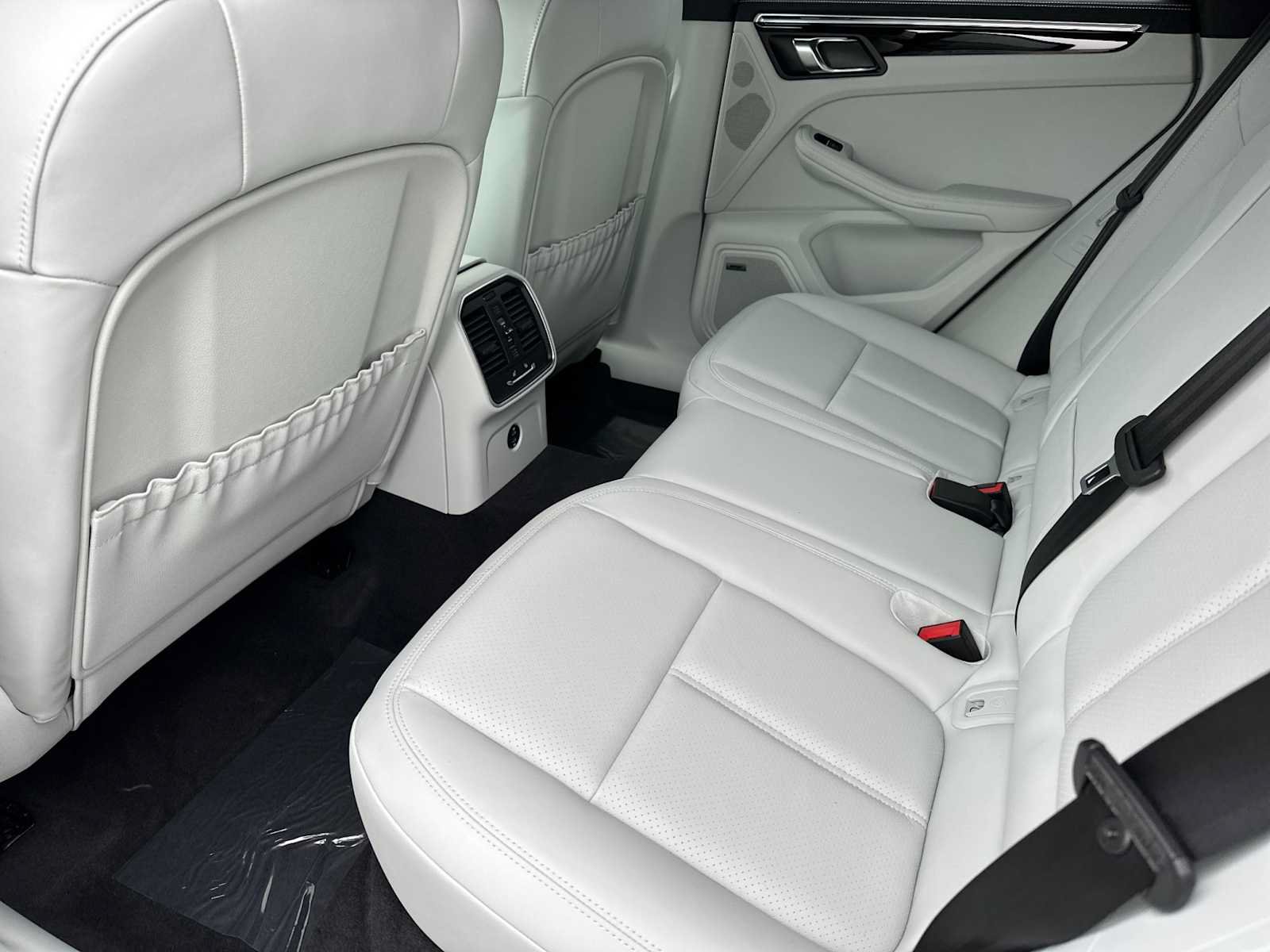 New 2025 Porsche Macan AWD/4WD image 13