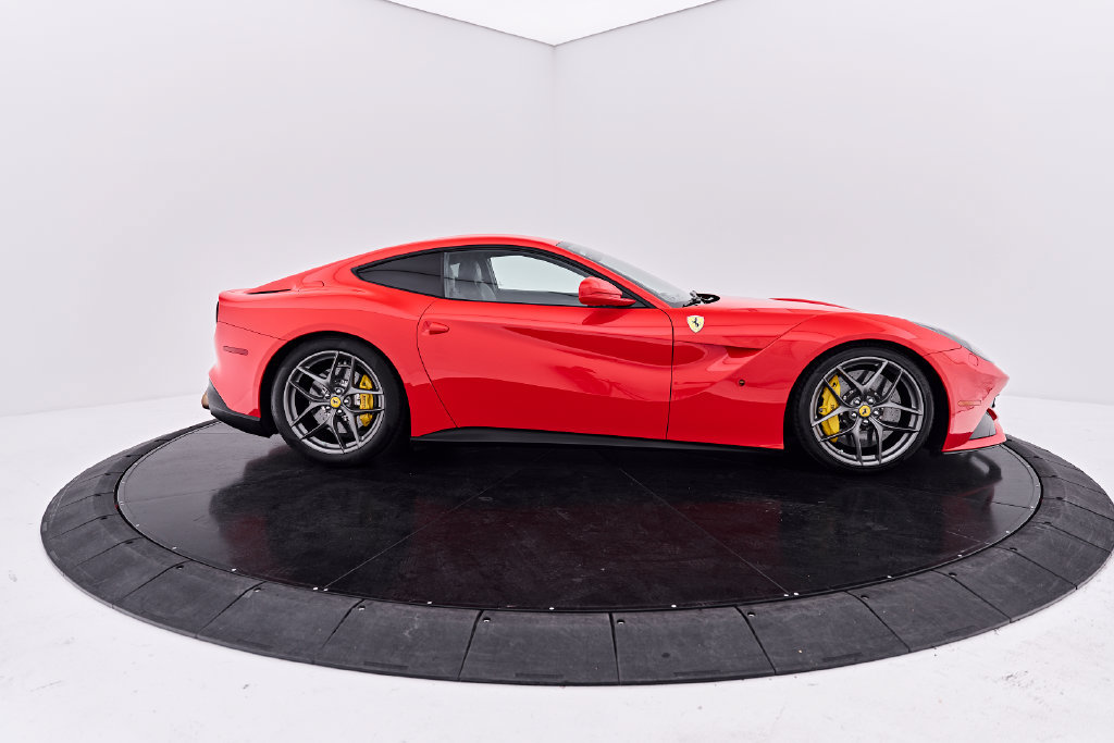 Used 2016 Ferrari F12 Berlinetta RWD image 18