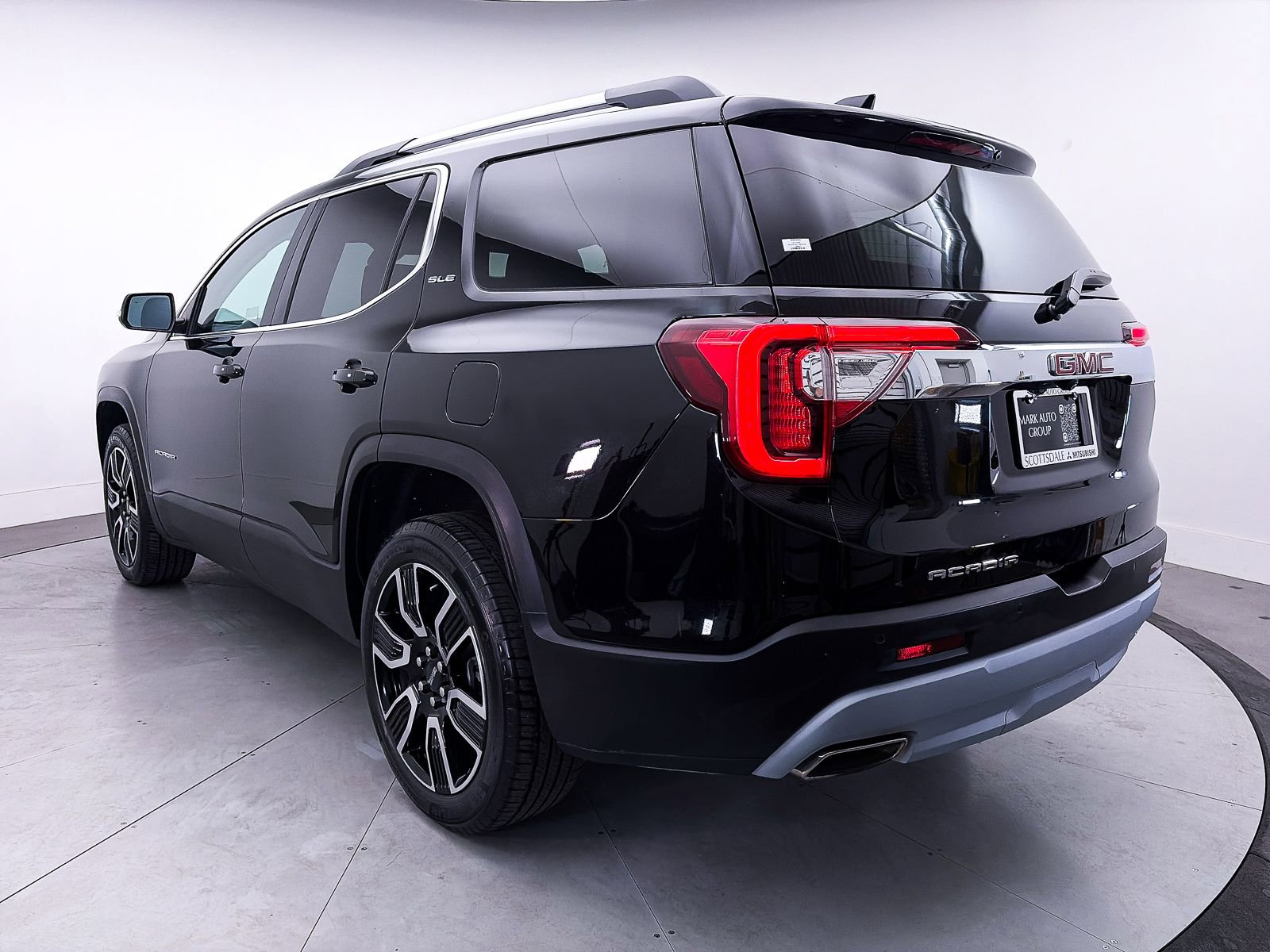 Used 2022 GMC Acadia SLE w/ Driver Convenience Package FWD image 15