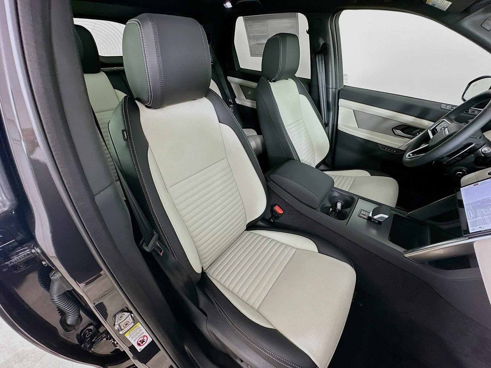New 2026 Land Rover Discovery Sport Landmark AWD/4WD image 46
