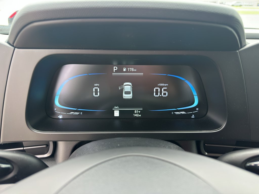 New 2026 Hyundai Elantra SEL Sport Premium FWD image 17