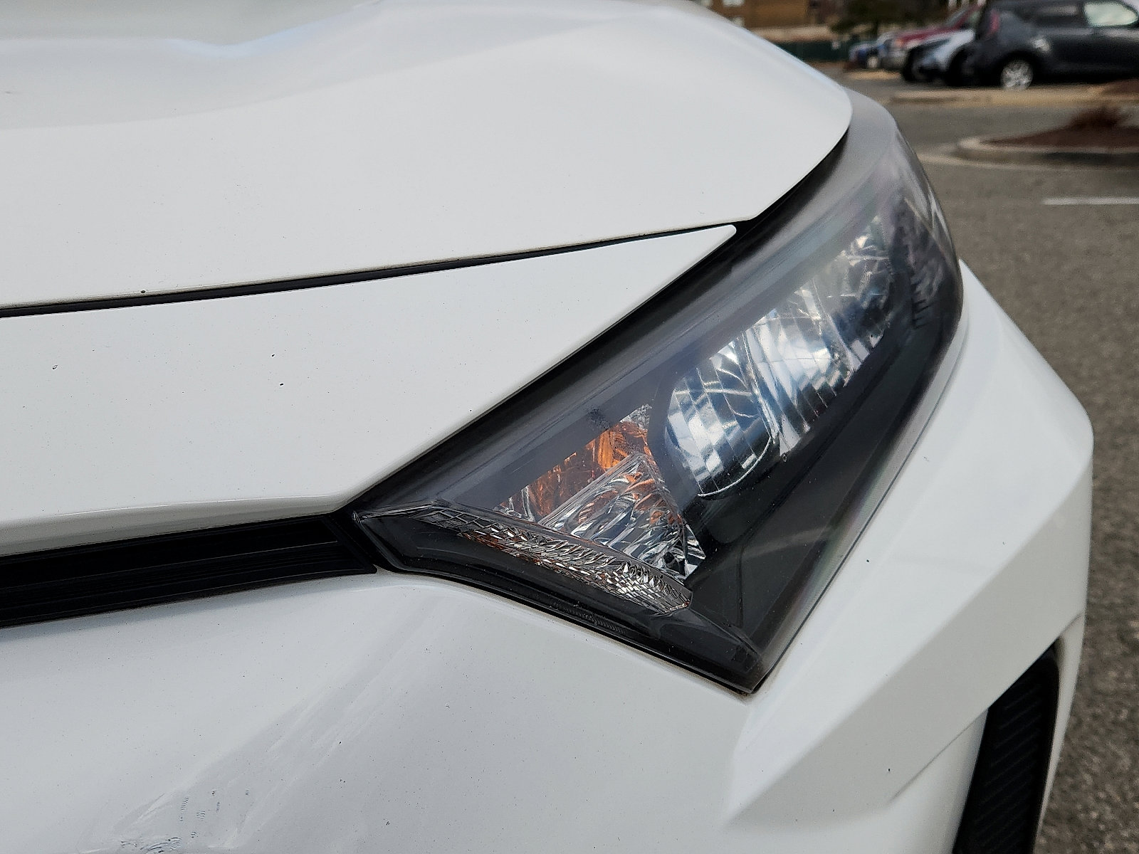 Used 2019 Toyota RAV4 LE image 9
