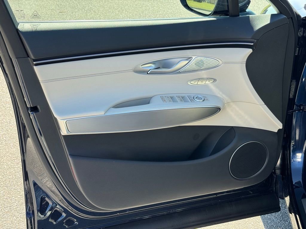 New 2026 Genesis GV70 2.5T Select image 25