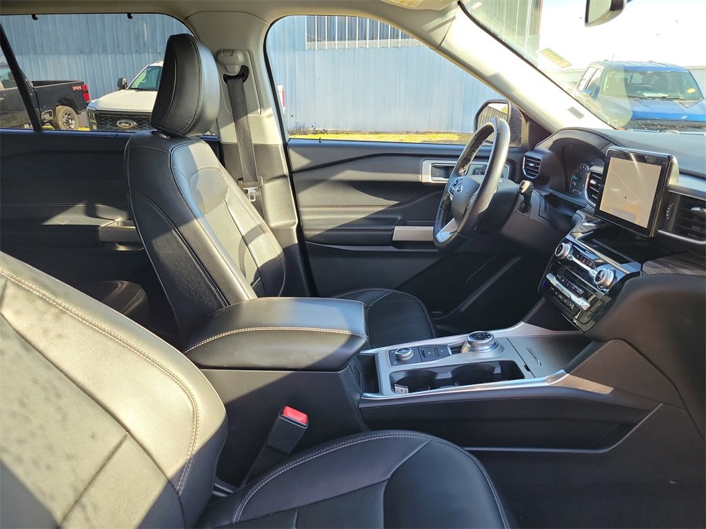 Used 2023 Ford Explorer Limited w/ Equipment Group 301A image 38