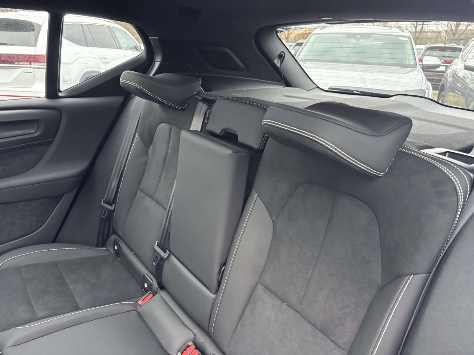 New 2026 Volvo XC40 B5 Ultra w/ Protection Package Premier image 26