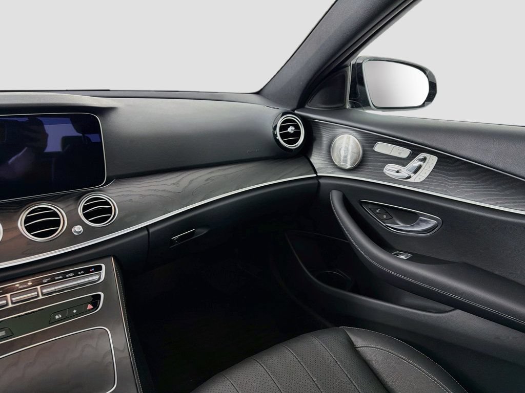 Used 2023 Mercedes-Benz E 350 4MATIC Sedan image 25
