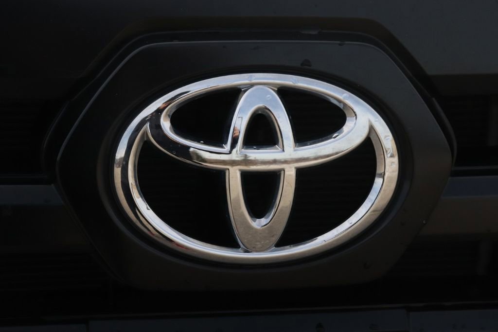 Used 2017 Toyota Tacoma SR image 50