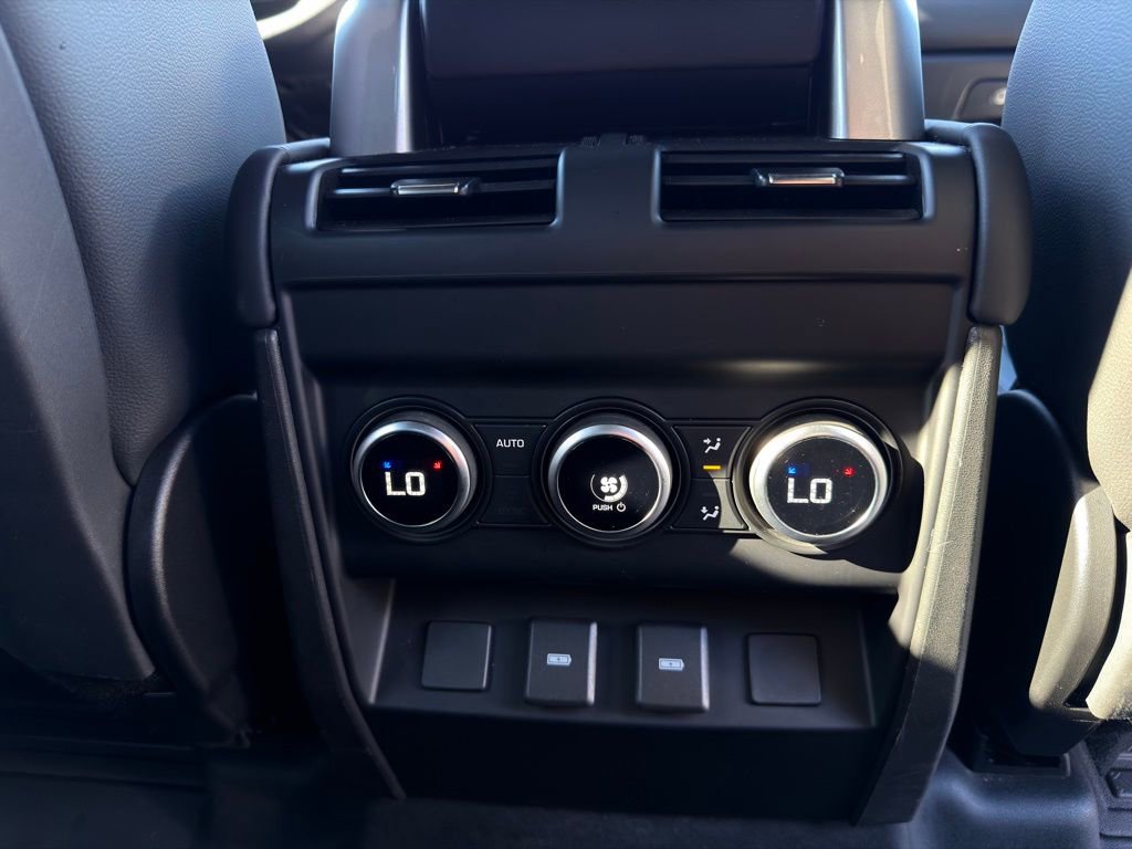 Used 2024 Land Rover Defender 130 X-Dynamic SE image 43