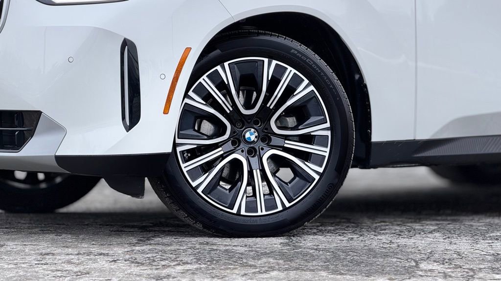 Certified 2025 BMW X3 xDrive30i w/ Premium Package image 2