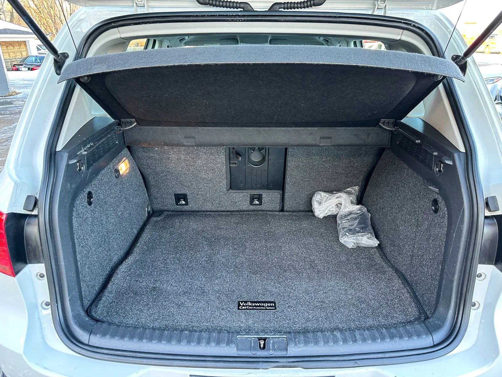 Used 2017 Volkswagen Tiguan Limited w/ Premium Package image 20