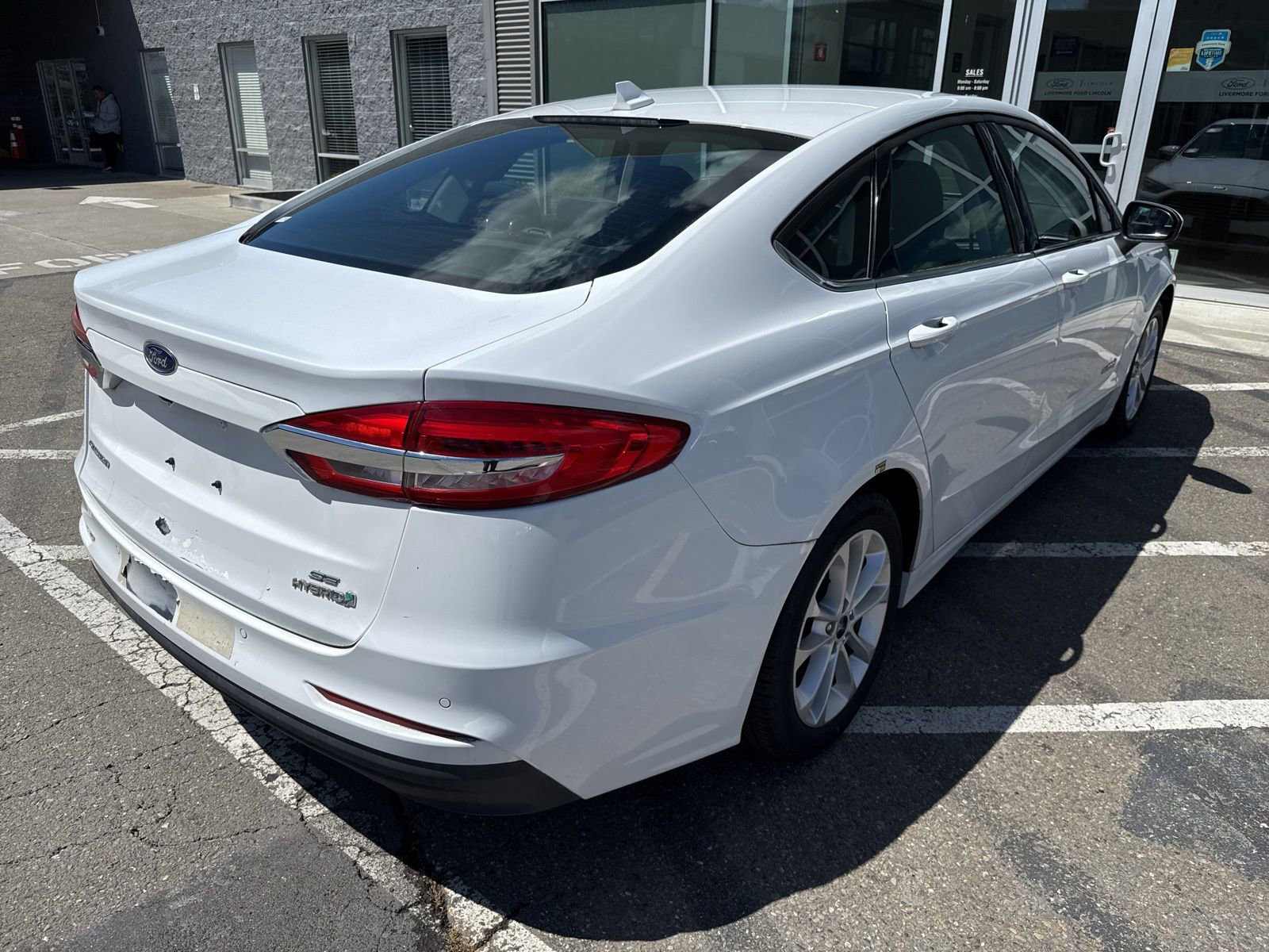 Used 2019 Ford Fusion SE FWD image 6