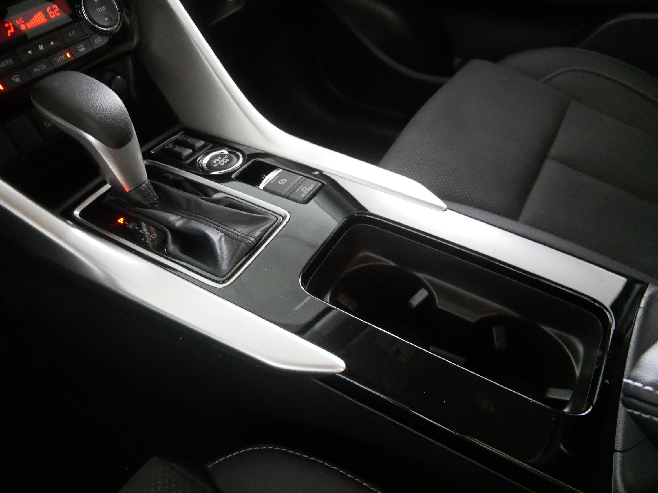 New 2025 Mitsubishi Eclipse Cross SE image 6