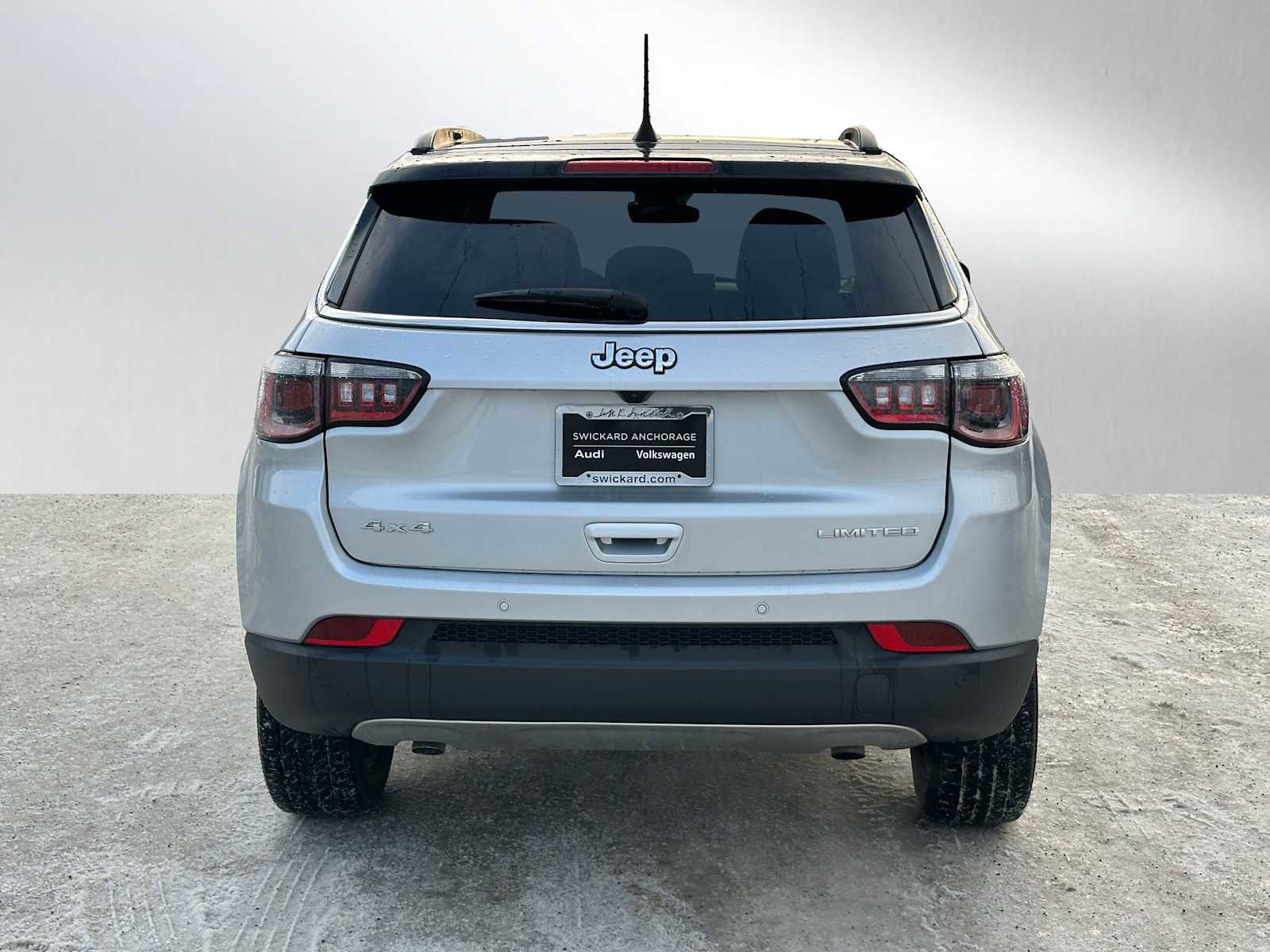 Used 2024 Jeep Compass Limited image 4