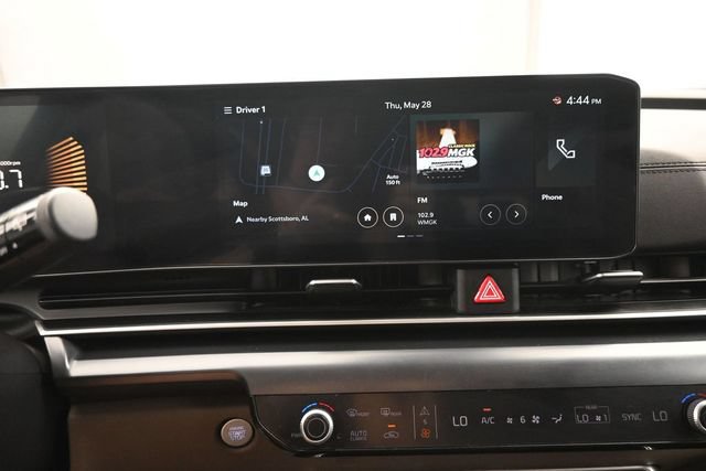 Used 2025 Kia Carnival FWD image 18