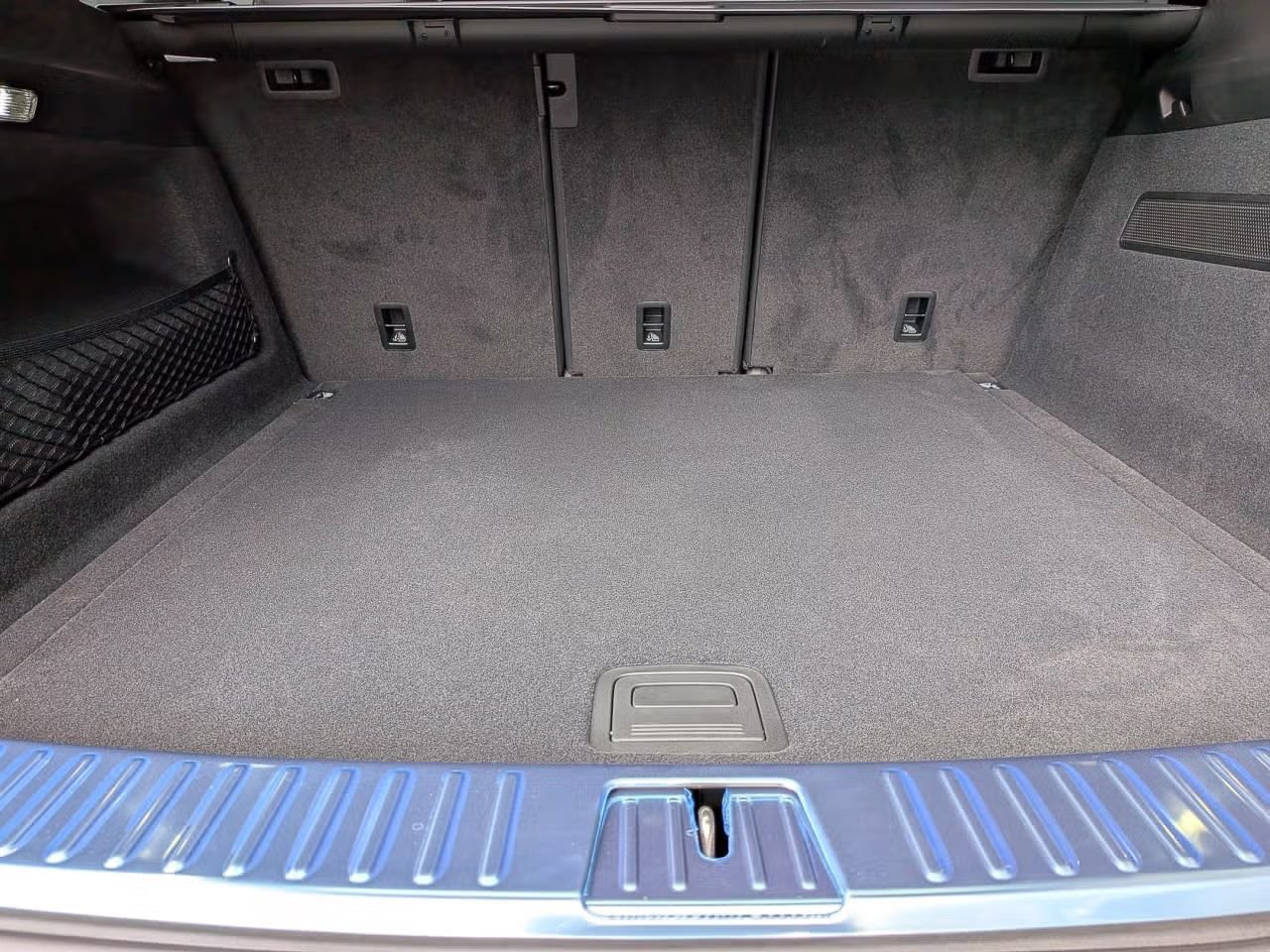 Certified 2025 Porsche Cayenne S AWD/4WD image 24