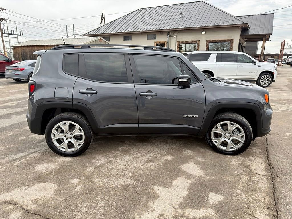 Used 2022 Jeep Renegade Limited AWD/4WD image 7