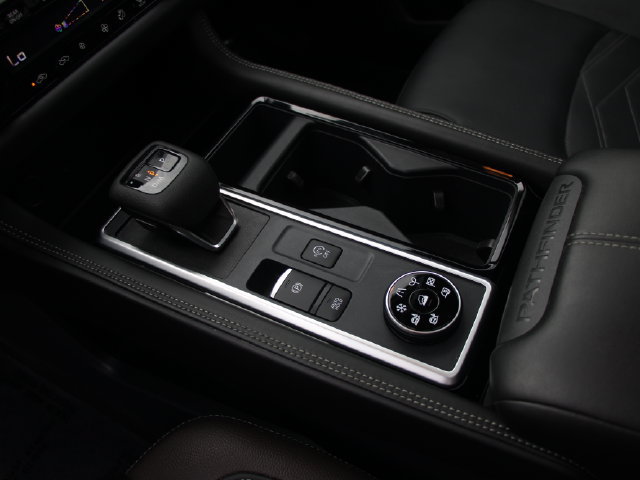 Certified 2025 Nissan Pathfinder Platinum AWD/4WD image 23