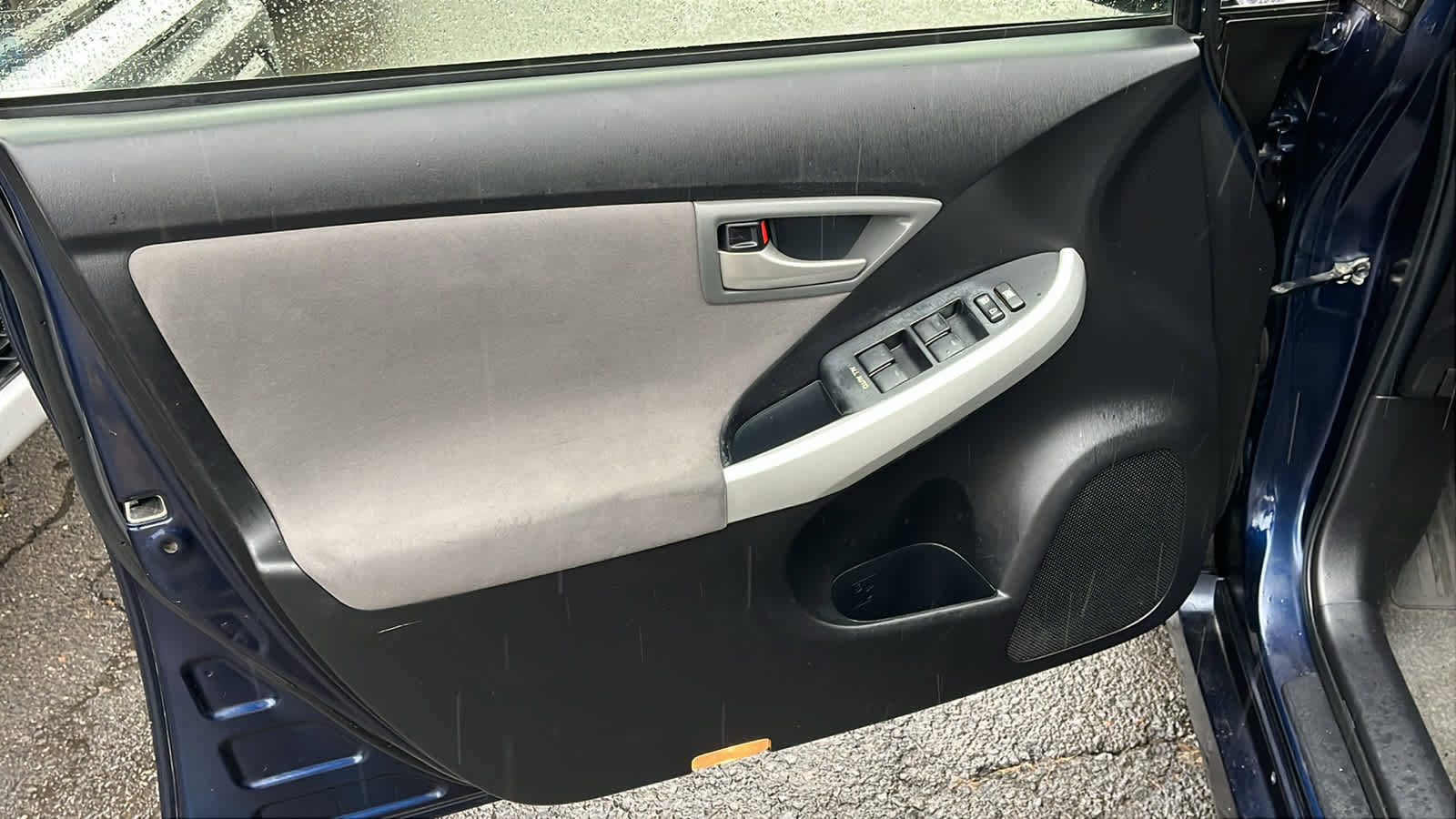 Used 2012 Toyota Prius Two image 9