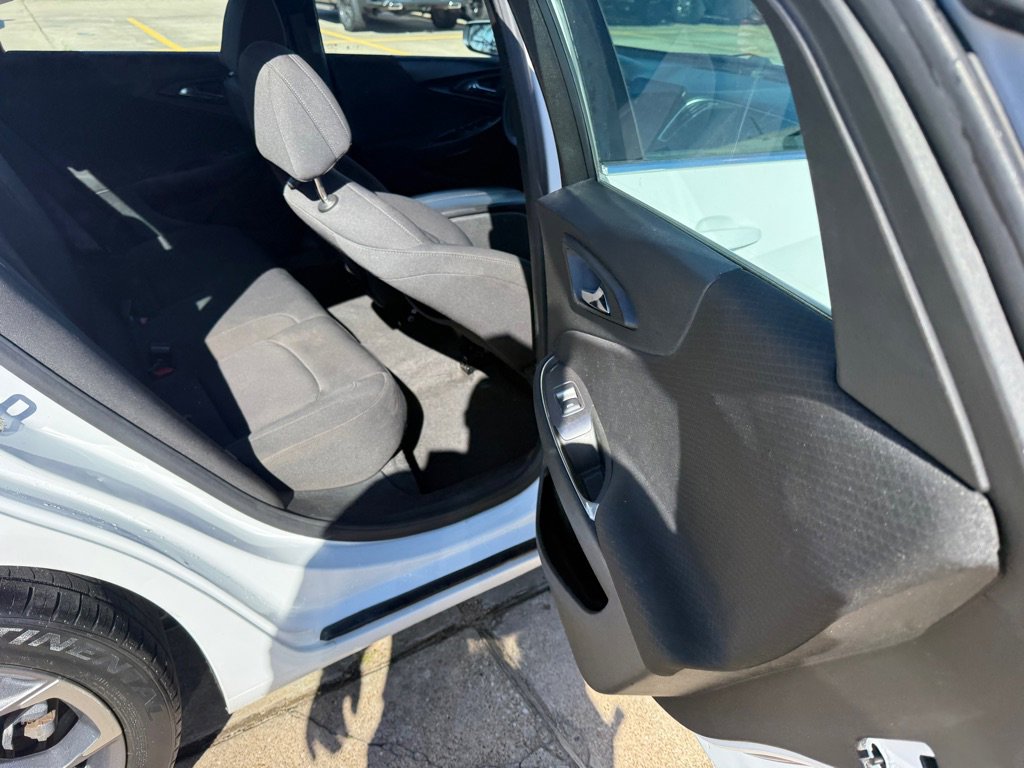 Used 2020 Chevrolet Malibu LT image 9