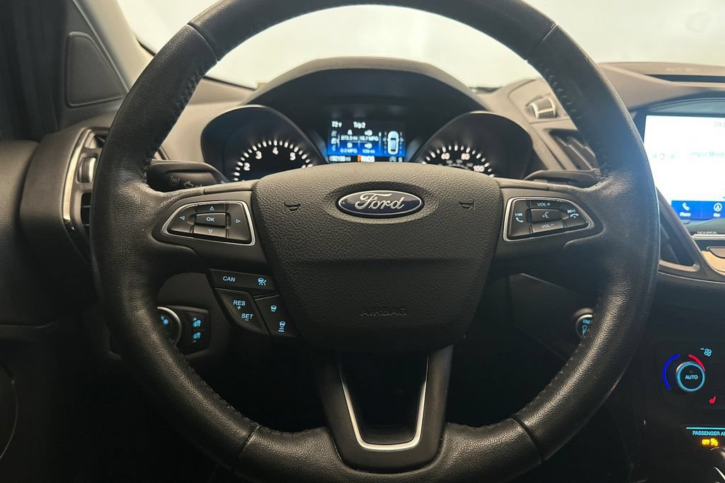 Used 2018 Ford Escape Titanium w/ Ford Safe & Smart Package FWD image 24