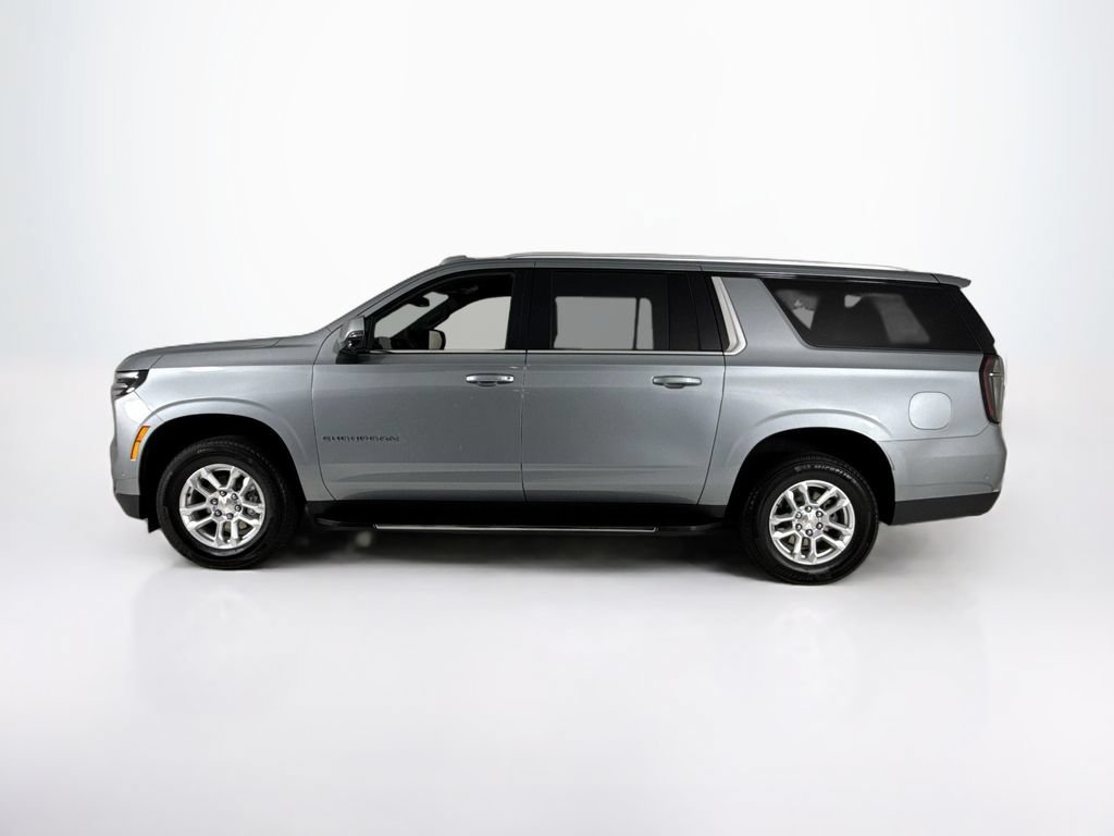 Used 2025 Chevrolet Suburban LT w/ Comfort Package RWD image 2