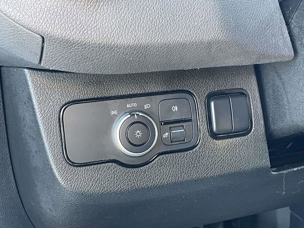 Used 2022 Mercedes-Benz Sprinter 144 Cargo image 24