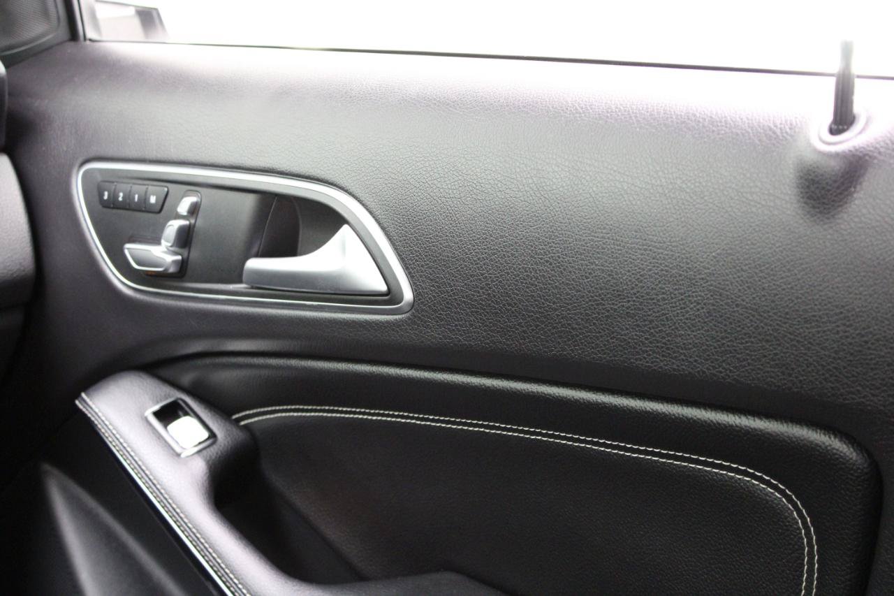 Used 2020 Mercedes-Benz GLA 250 w/ Convenience Package image 56